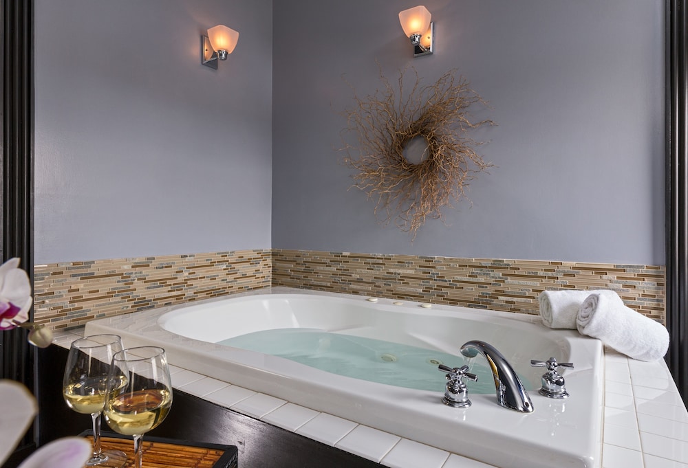 Sir Lancelot Suite photo 3