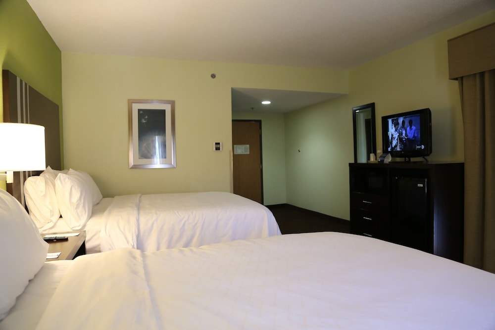 Standard Room, 2 Queen Beds - Photo 1