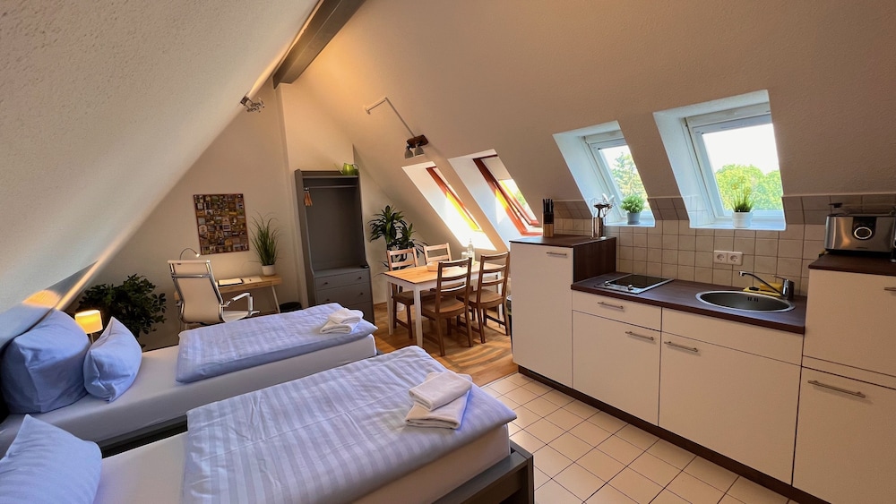 Panoramic Apartment, Private Bathroom, City View (Am Jacobsweg Wohnung 2)