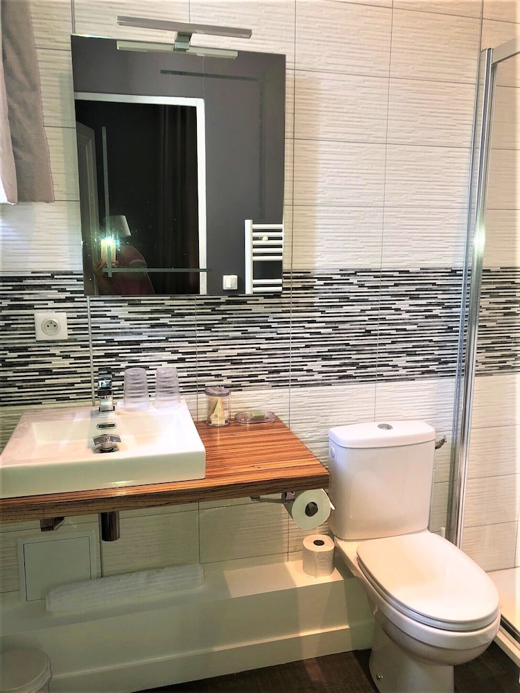 Classic Double Room, Ensuite, Pool View (Joséphine) photo 3