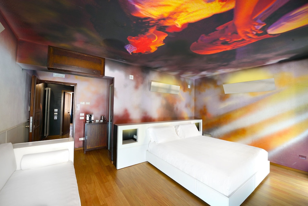 Classic Double or Twin Room, Piazza Bra View, Annex Building photo 1