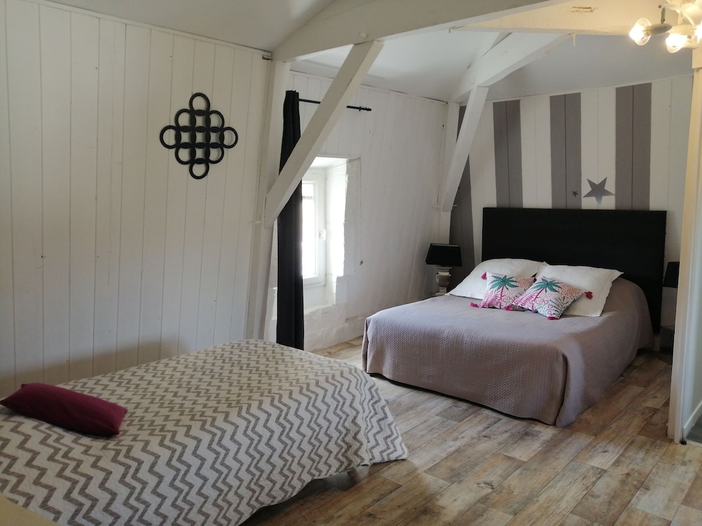 Family Room - Photo 3