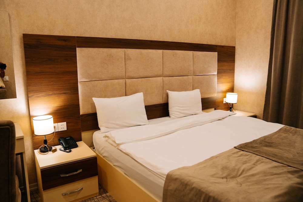 Standard Double Room, 1 King Bed, Non Smoking - Photo 25