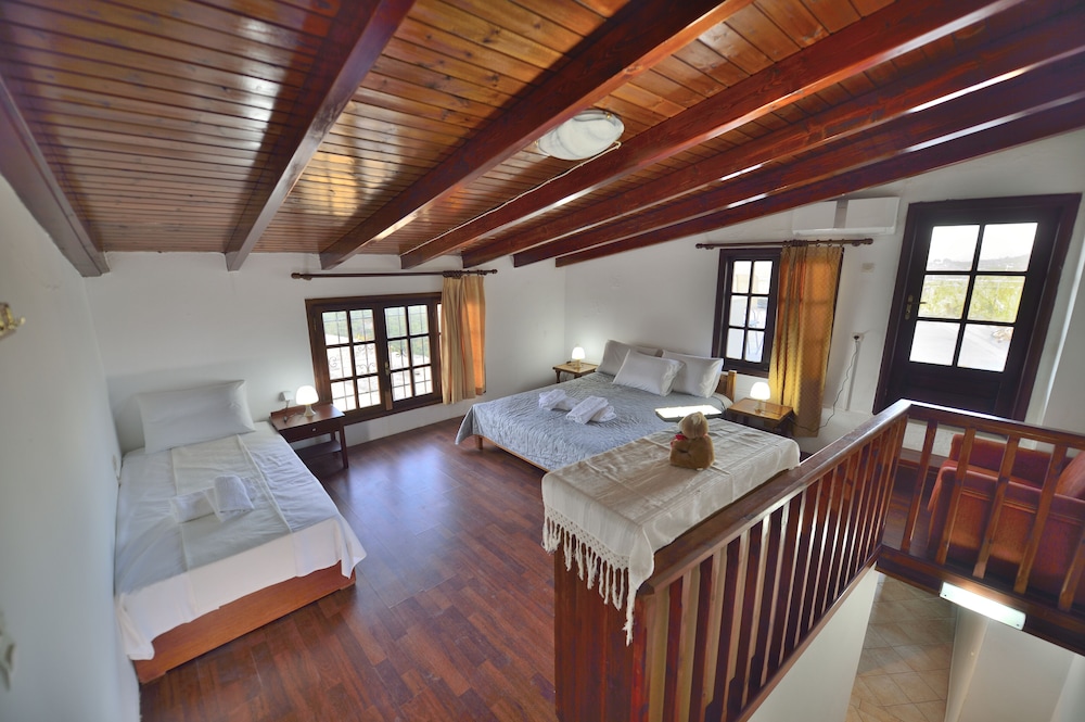 Apartment, 2 Bedrooms, Smoking, Balcony