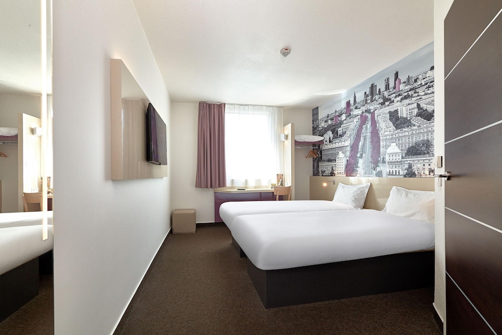 Standard Twin Room, 2 Twin Beds - Photo 4