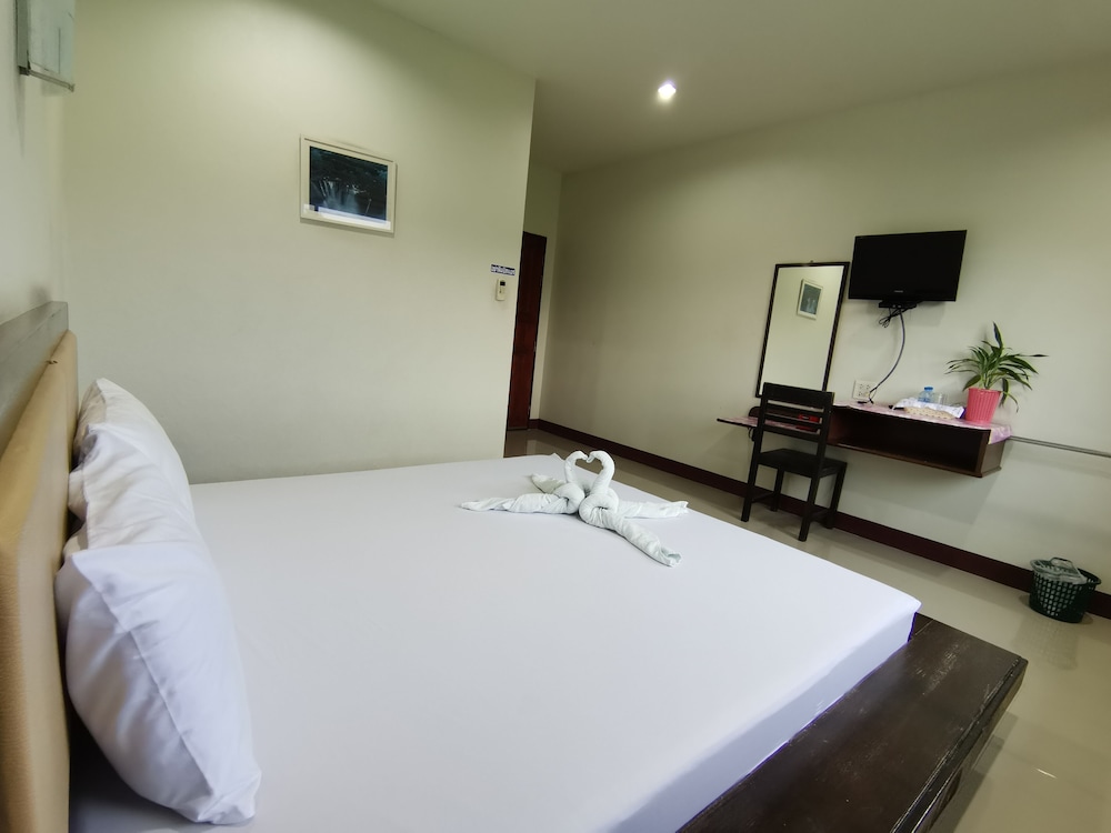 Standard Double Room - Photo 9
