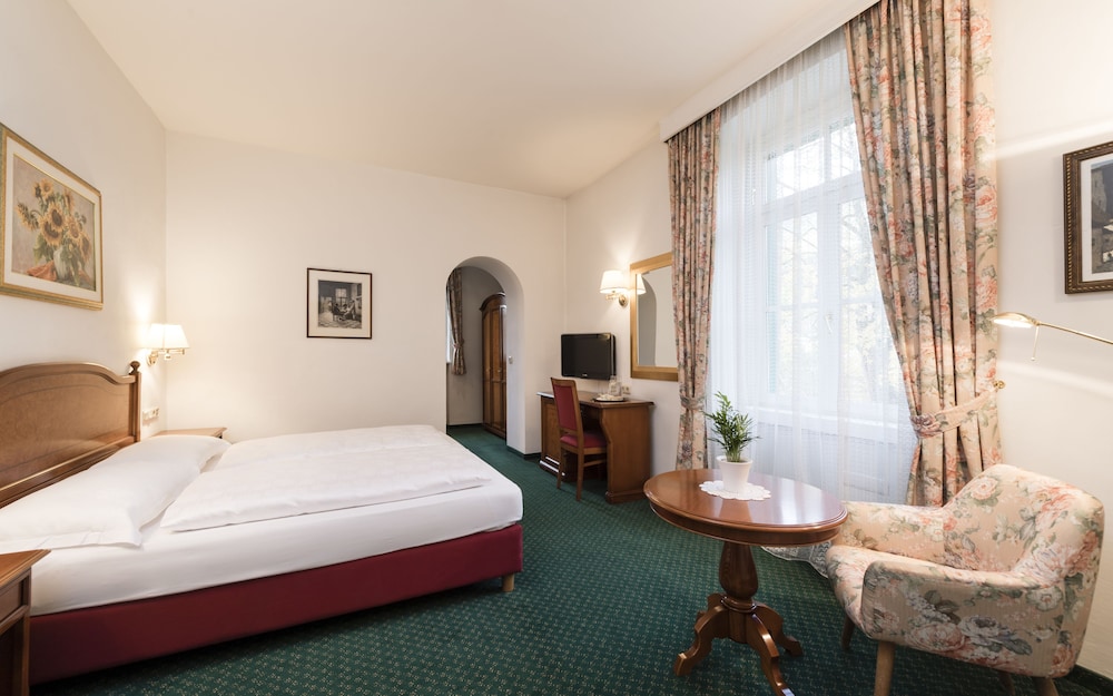 Standard Double Room - Photo 2