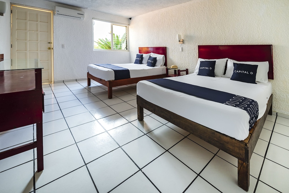 Standard Room, 2 Double Beds photo 3