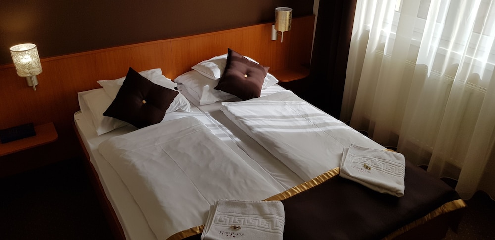 Standard Double or Twin Room photo 3