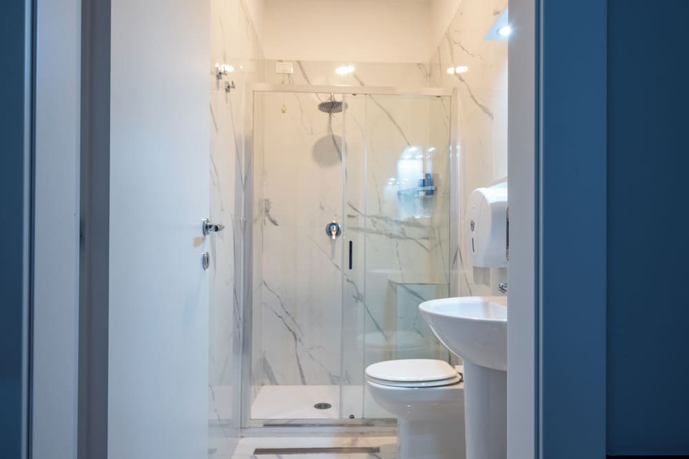 Annex Superior Double Ensuite photo 2