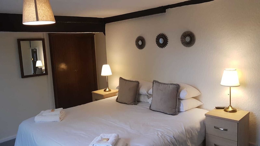 Standard Double Room (Room 4) photo 2
