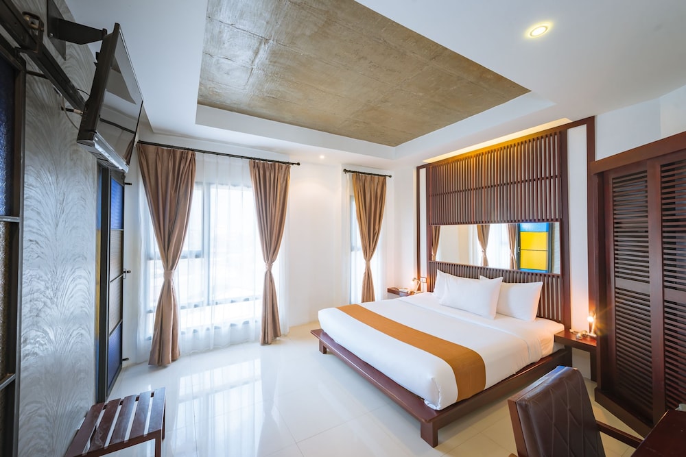 Deluxe king size bed