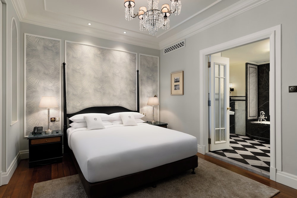 Deluxe Suite - Photo 1