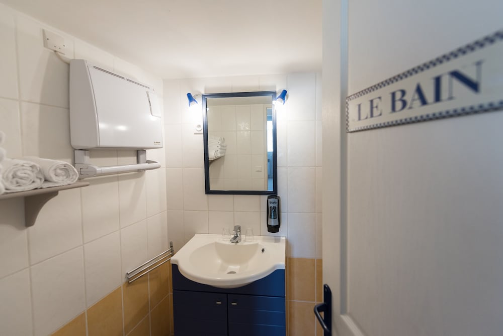 Studio for 2 adults and 2 children photo 3