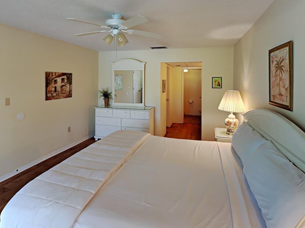 Condo, Multiple Beds, Balcony, Garden View (Villa 814 - No Pets)