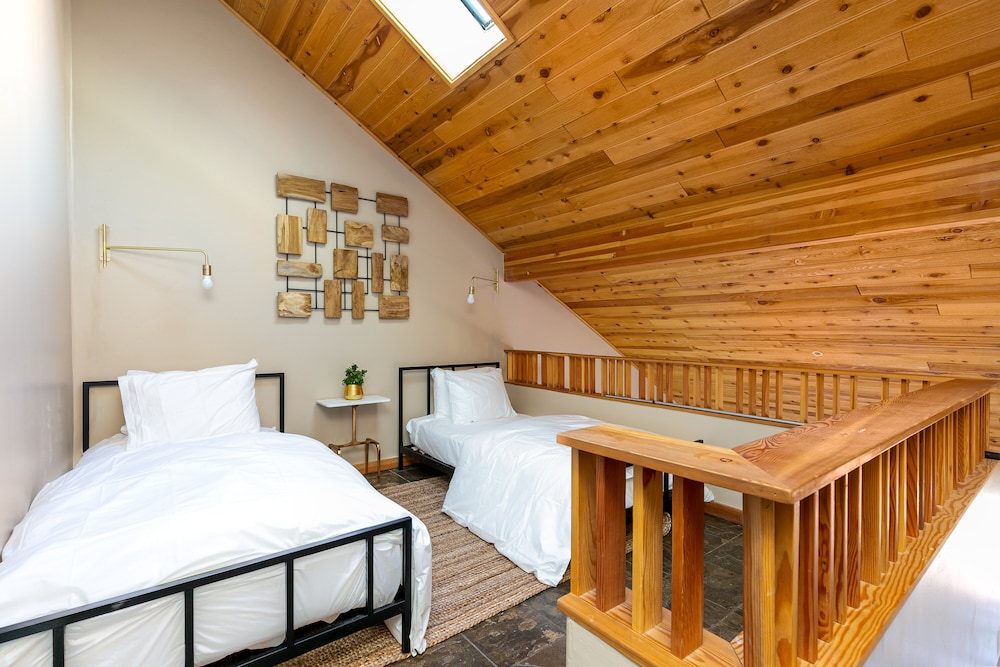 Standard Room, Multiple Beds photo 2