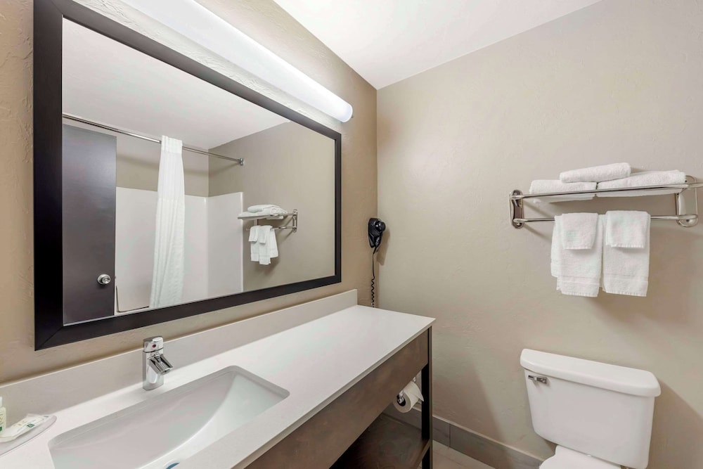 Suite, Multiple Beds, Non Smoking - Photo 4