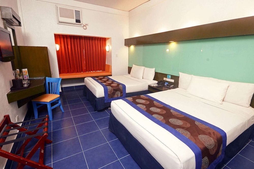 Room, 2 Queen Beds, Non Smoking, Garden View - Photo 1
