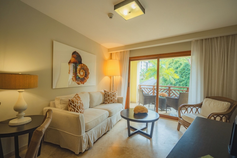 Suite, 1 Bedroom, Mountain View - Photo 4