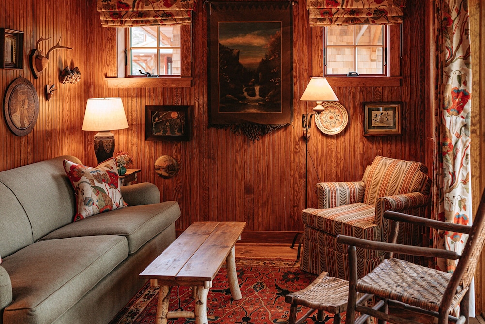 Signature Cabin, Fireplace, Annex Building photo 2