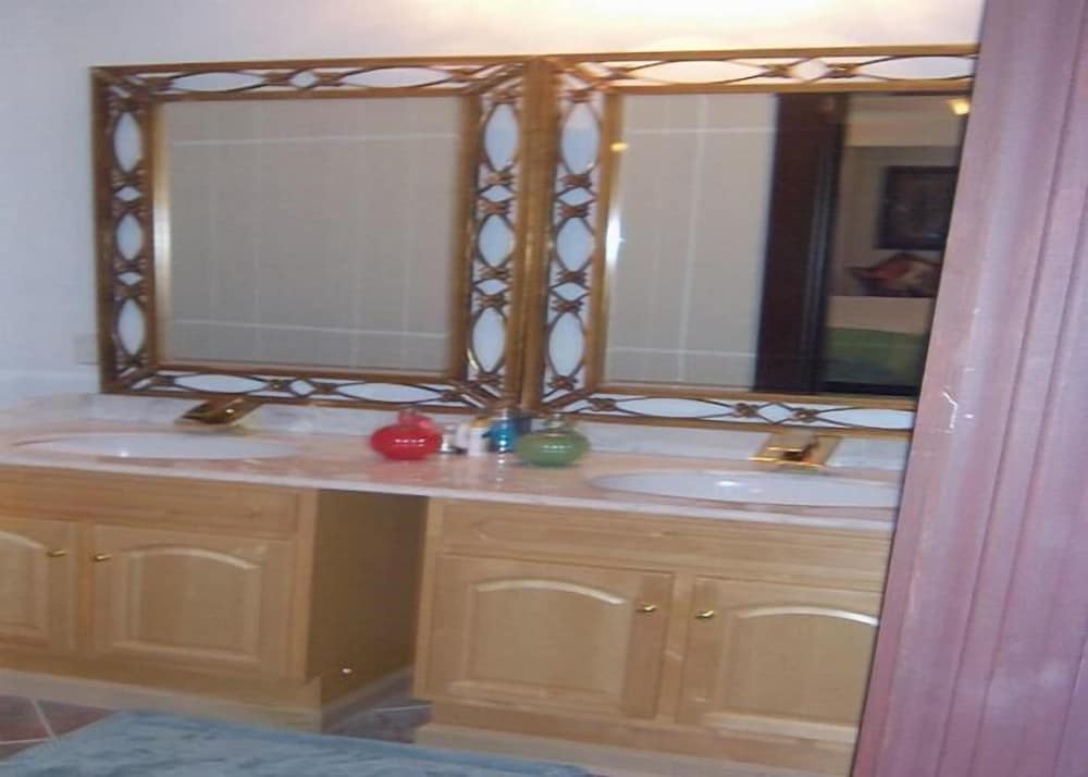 Luxury Suite, 1 King Bed (Renaissance) photo 2