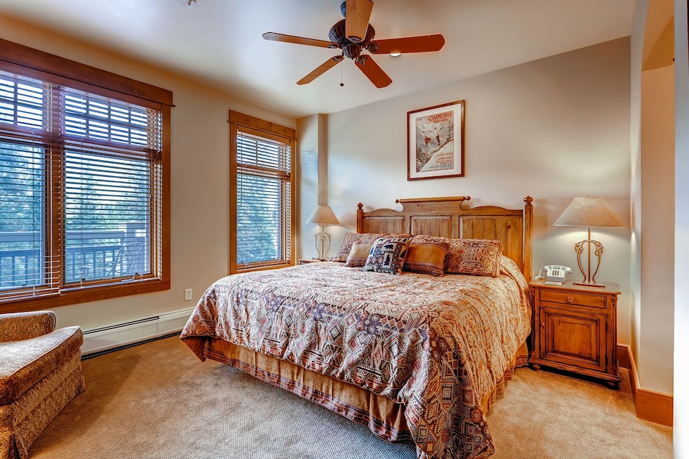 Premier Condo, 1 Bedroom (Lone Eagle, 1 Bath) photo 2