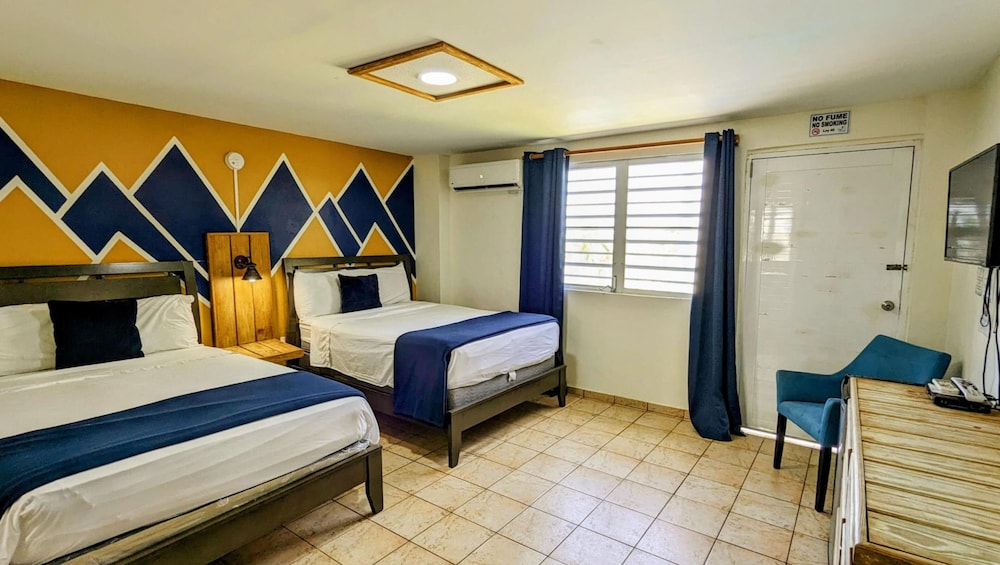 Basic Quadruple Room, Balcony photo 2