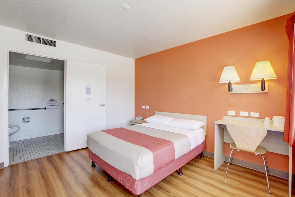 Deluxe Room, 1 Double Bed, Non Smoking photo 1