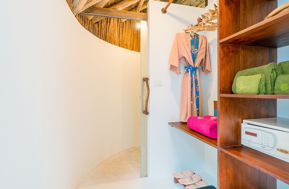 1 Bedroom Beach Front Villa - Photo 25