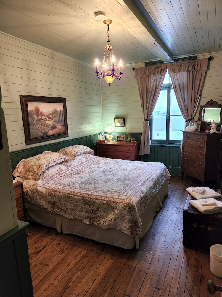 Room, 1 King Bed (La Verdoyante)