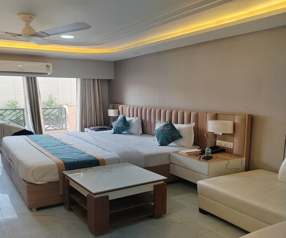 Deluxe Studio, Balcony, Garden View