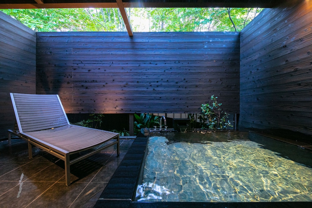 Japanese Suite 72 square meters with open-air bath photo 3