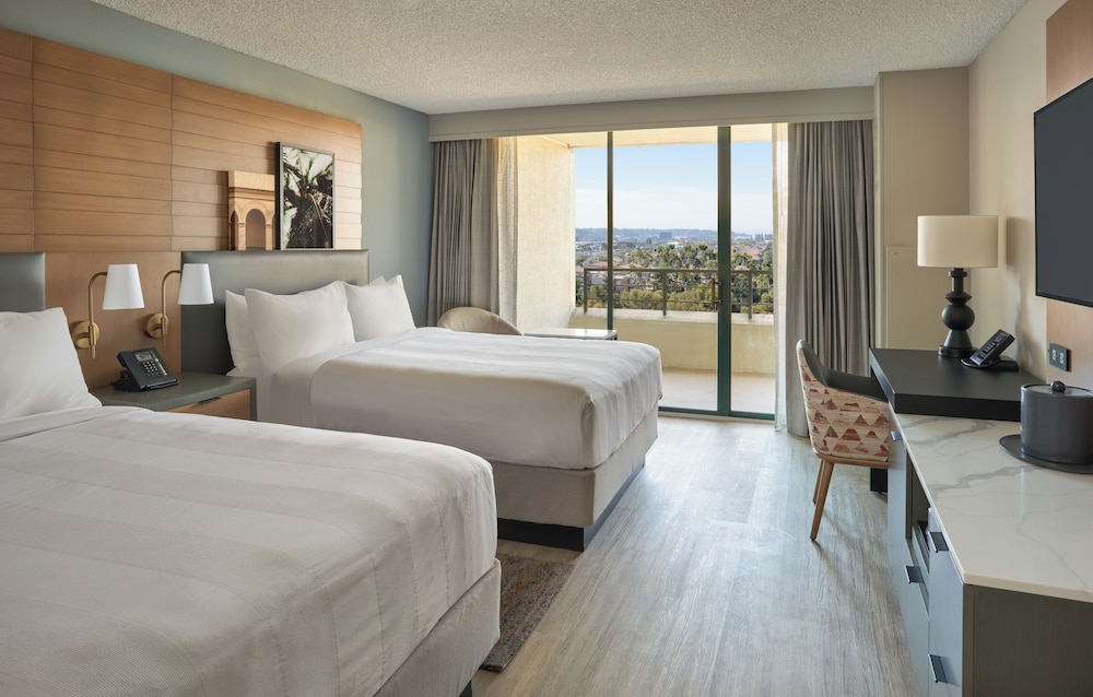 Executive Room, 2 Queen Beds, Balcony photo 2