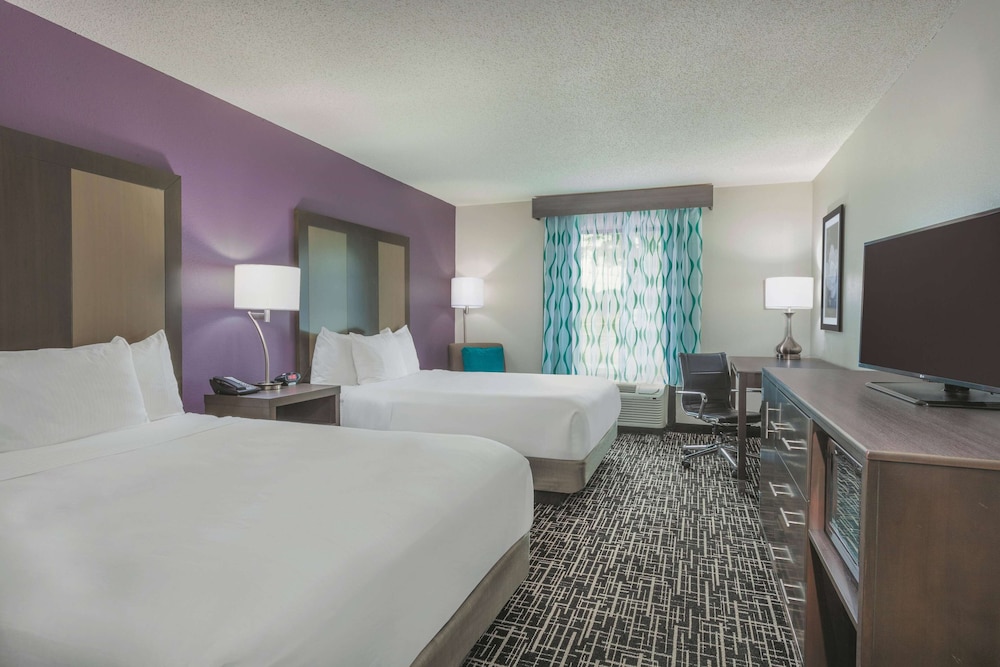 Room, 2 Queen Beds, Accessible, Non Smoking (Mobility Accessible) - Photo 4