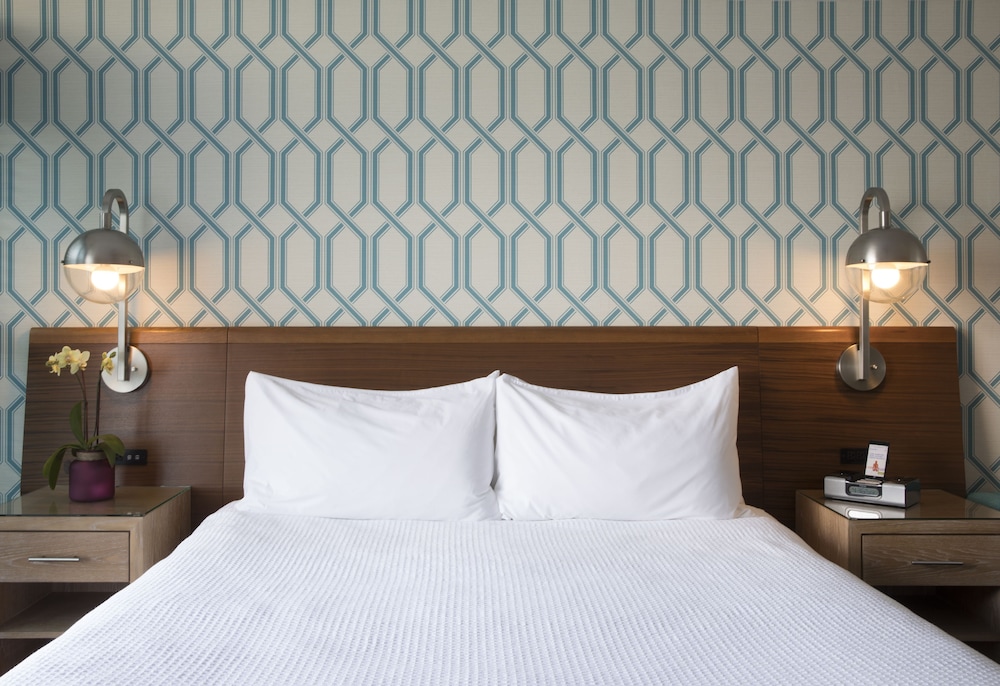 Deluxe Room, 1 King Bed, Ocean View, Tower (Ocean View Deluxe - Tower King) - Photo 1