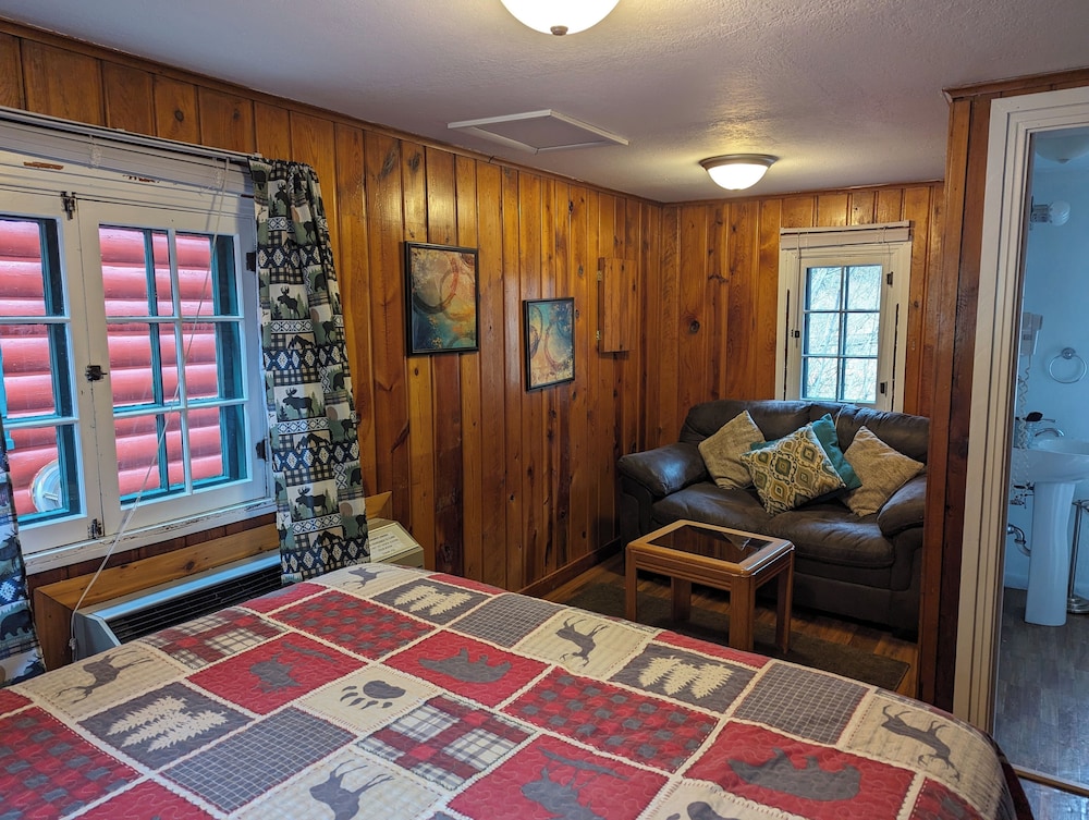 Comfort Cabin, 2 Bedrooms, Non Smoking (Unit #3) photo 3