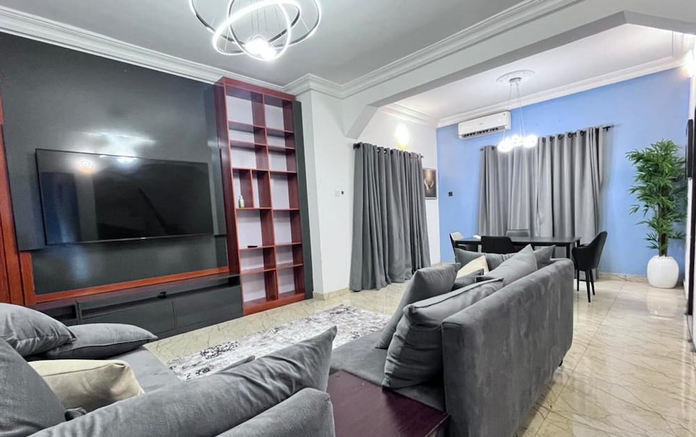 Apartment photo 2
