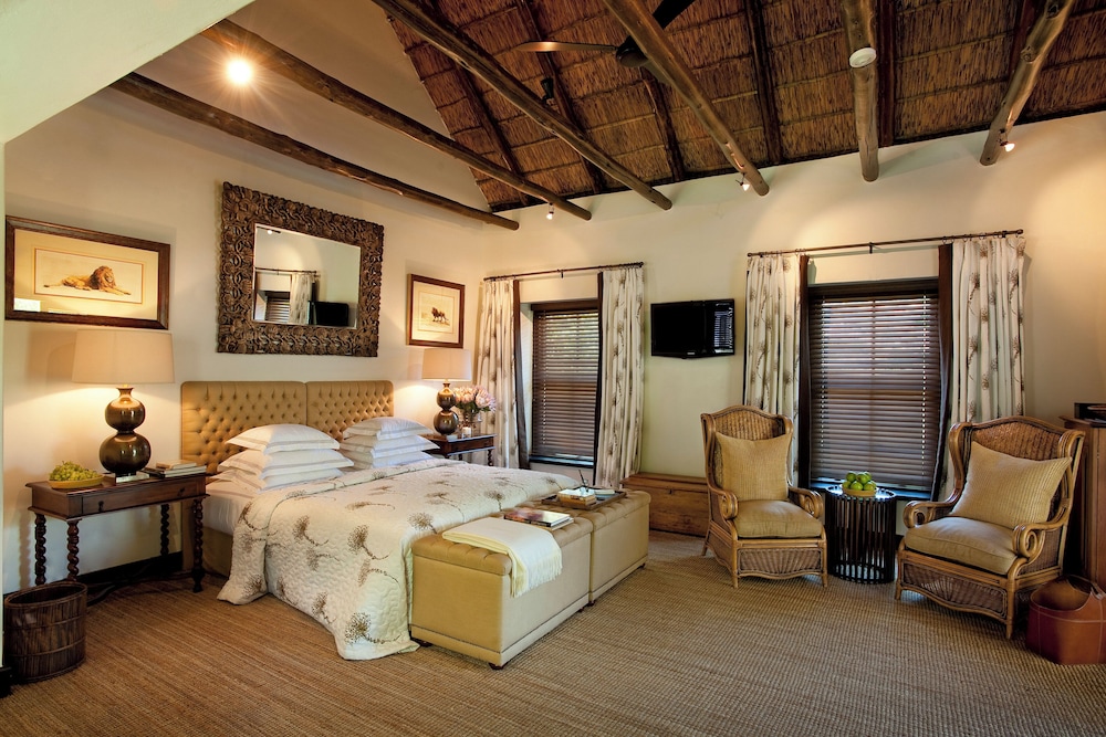 Deluxe Room - Photo 7