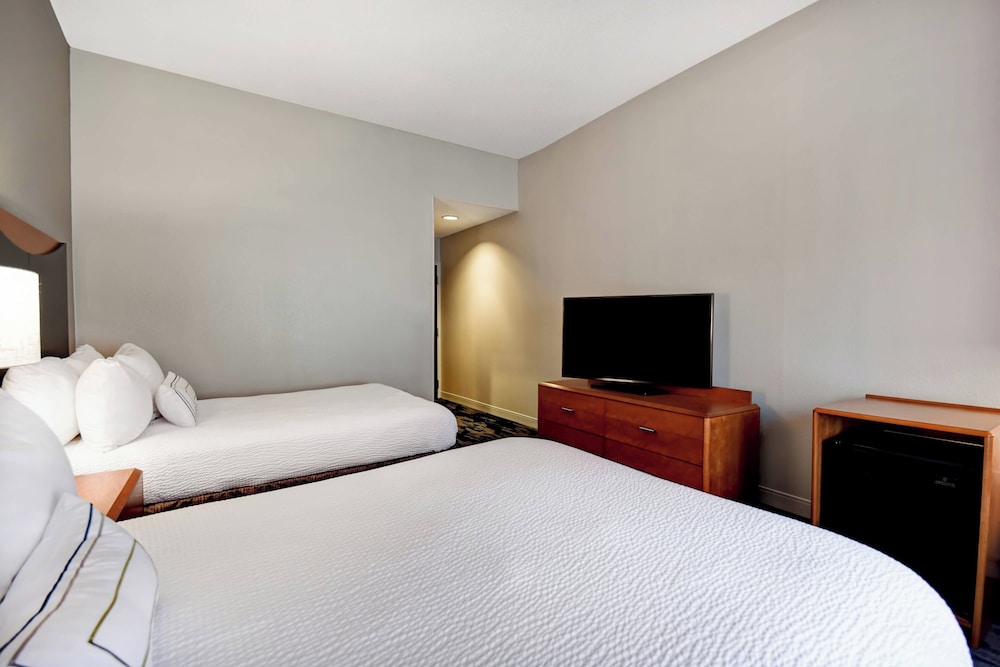 Room, 2 Queen Beds - Photo 3
