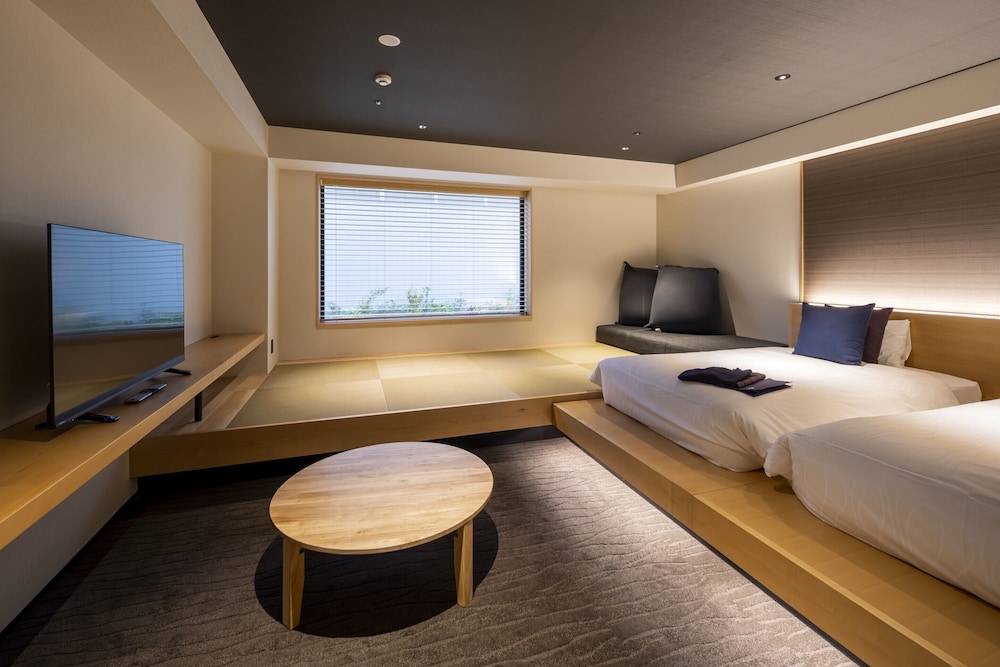 Modern Japanese Premium - Photo 1