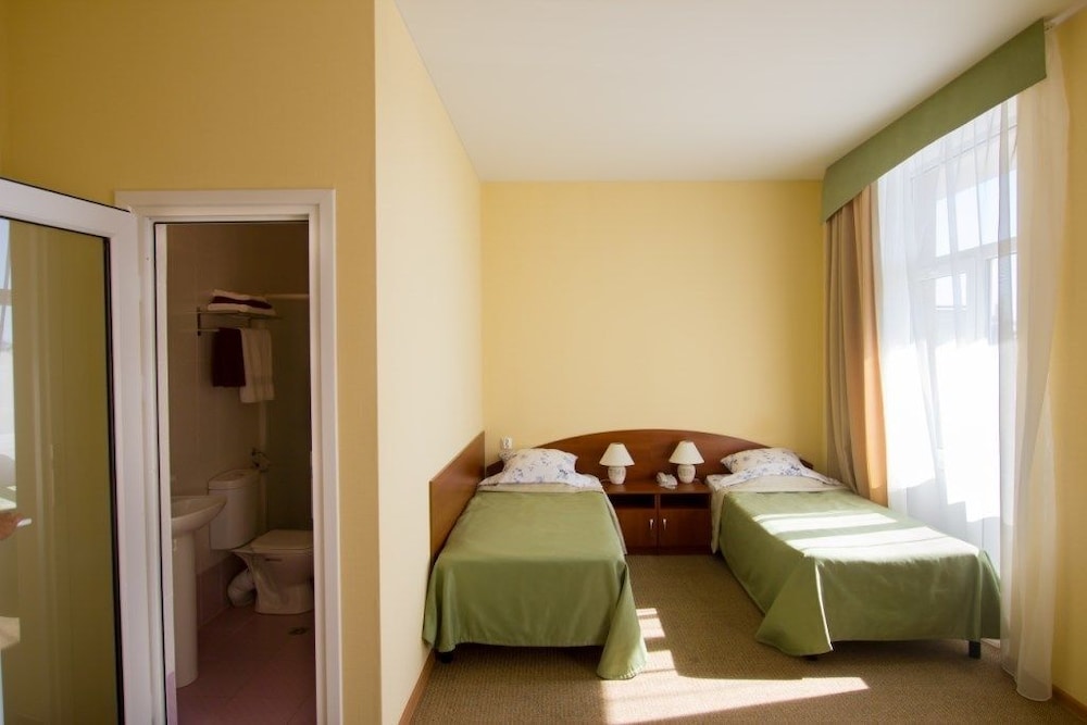 Comfort Shared Dormitory, 2 Twin Beds, Sea View photo 1