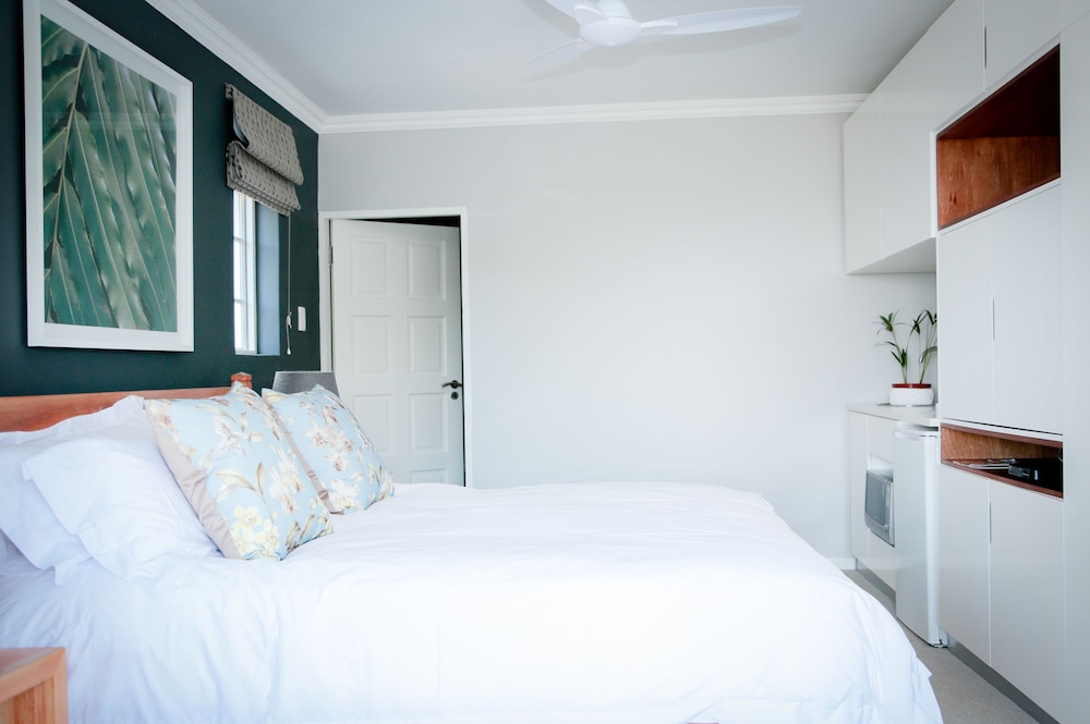 Double Room (King)