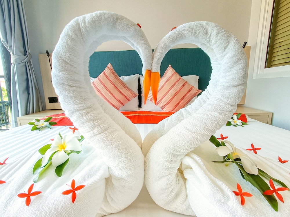 Deluxe Double or Twin Room, Pool Access - Photo 4