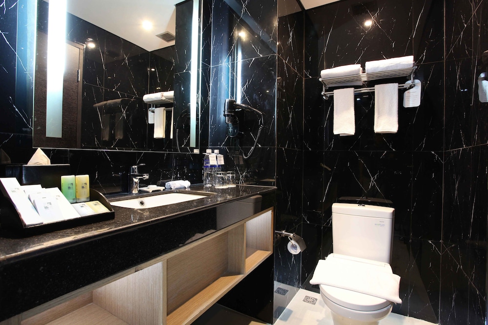 Superior Deluxe Queen Room photo 2