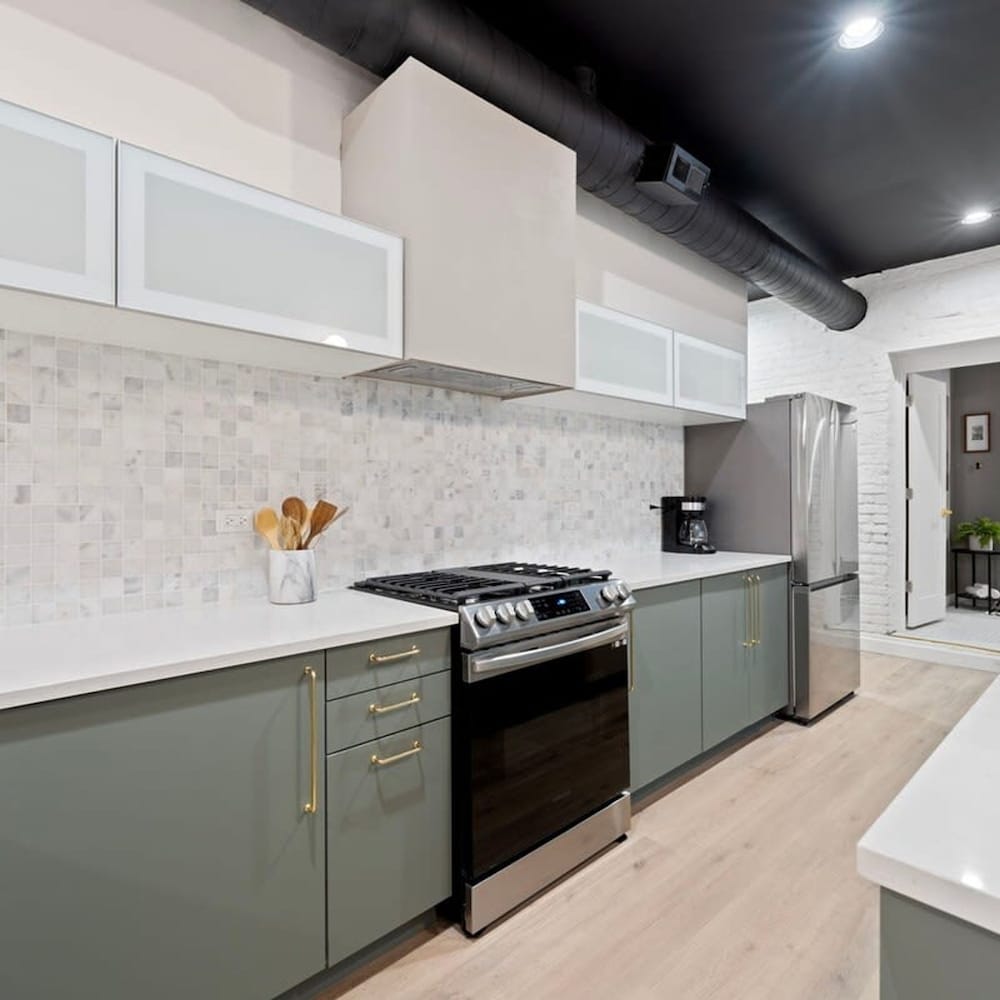 Chic 4-bedroom Haven Designer s Dream Home, Photo 52