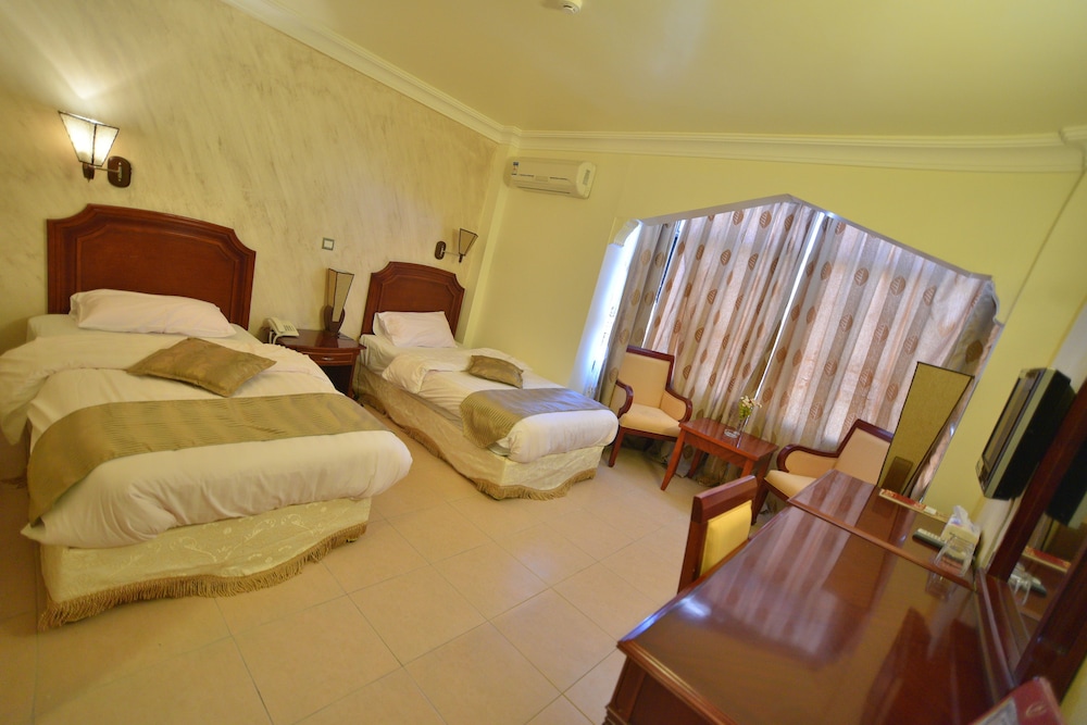 Twin Room, Smoking photo 1