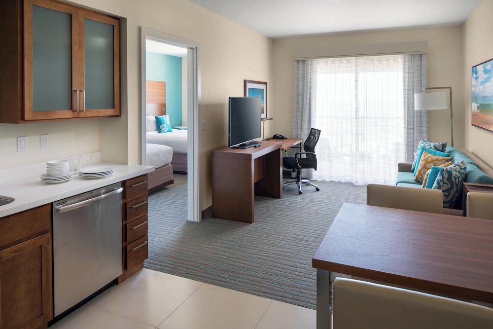 Suite, 1 Bedroom, Bathtub Grab Bars, Kitchen (Mobility Accessible, Balcony)