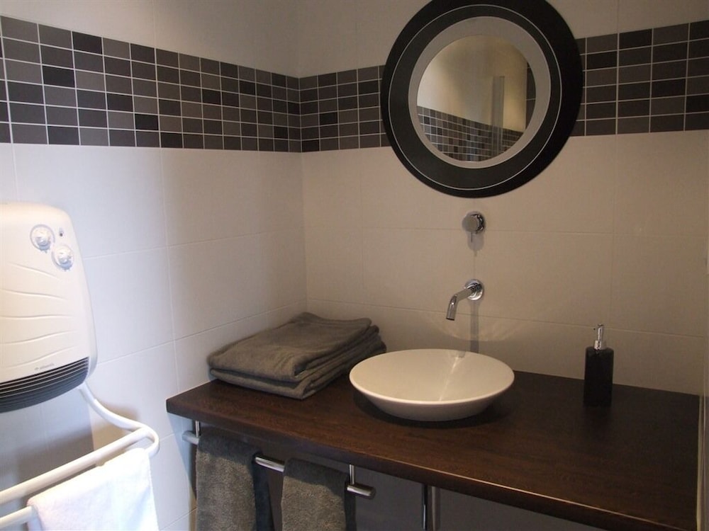 Double or Twin Room, Private Bathroom photo 3