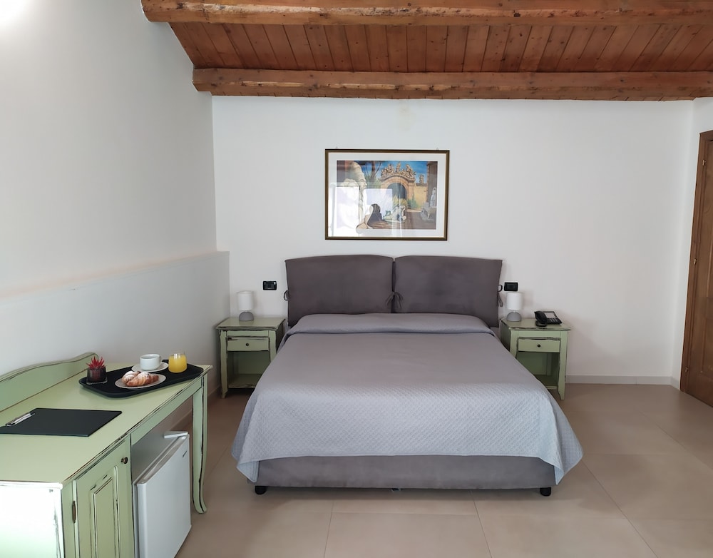Economy Double Room photo 3