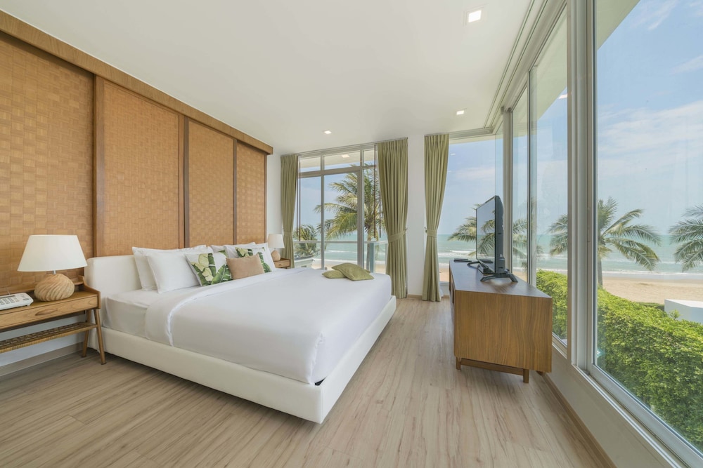 Four-Bedroom Beachfront Pool Villa - Photo 7